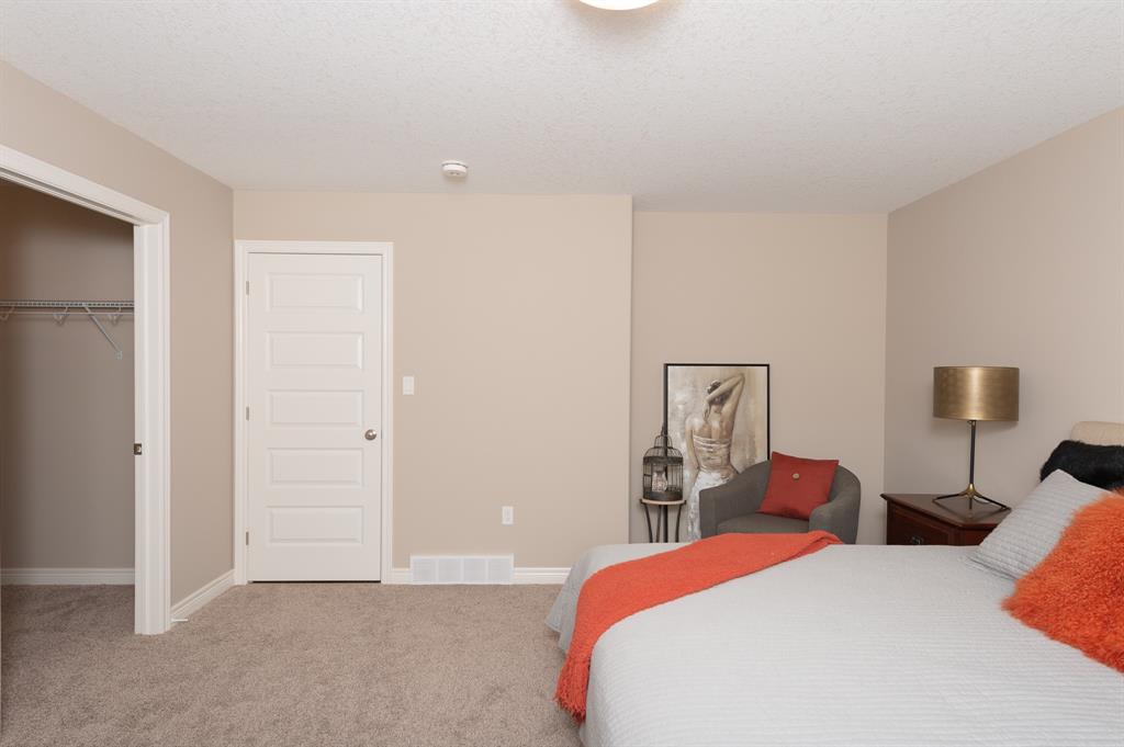 620 GIANLUCA Avenue, Sarnia Ontario, Canada