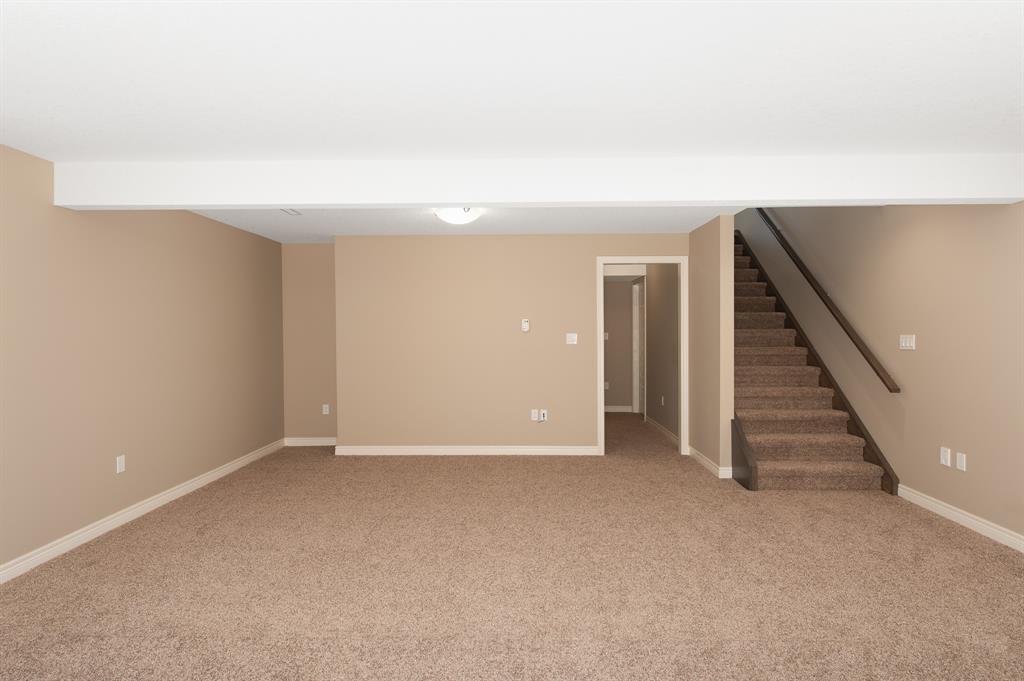 620 GIANLUCA Avenue, Sarnia Ontario, Canada