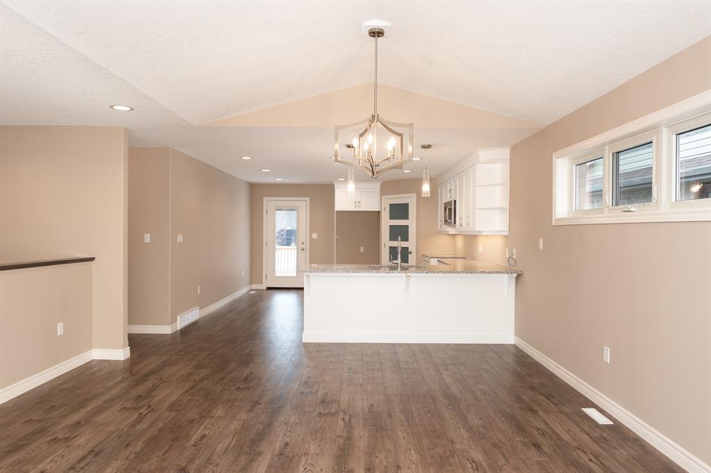 620 GIANLUCA Avenue, Sarnia Ontario, Canada