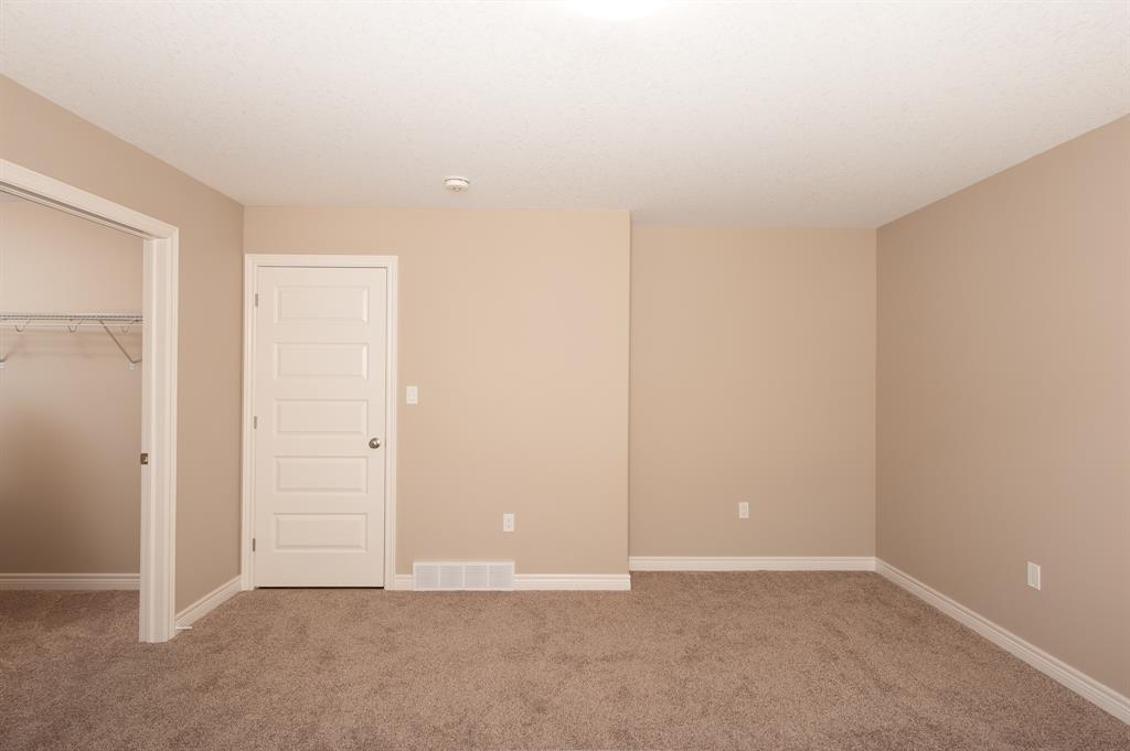 620 GIANLUCA Avenue, Sarnia Ontario, Canada