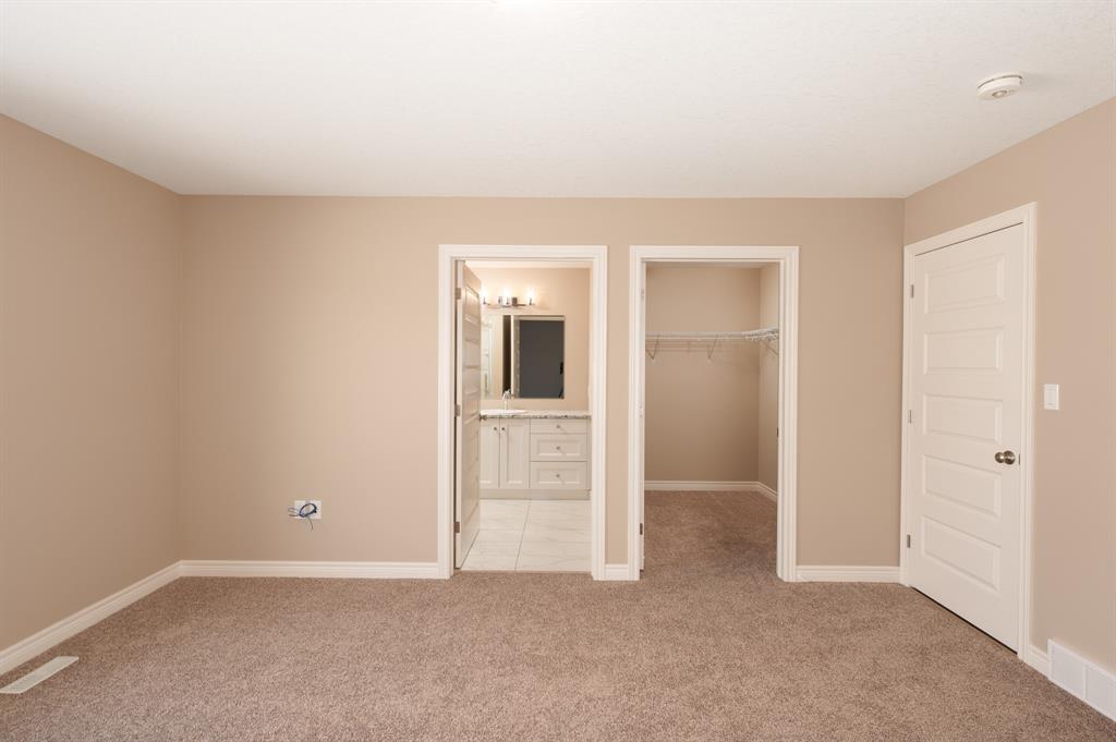 620 GIANLUCA Avenue, Sarnia Ontario, Canada