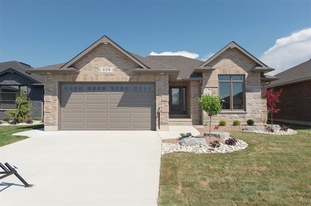 608 GIANLUCA Avenue, Sarnia Ontario, Canada