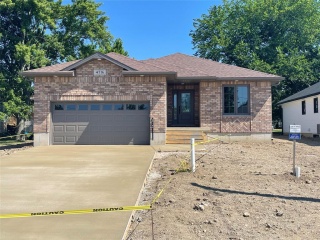 4716 ORCHARDVIEW Drive, Oil Springs Ontario, Canada