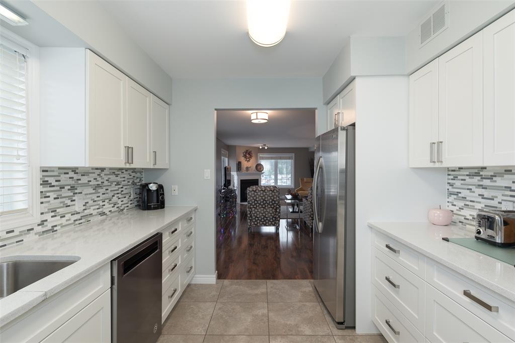 1520 VENETIAN Boulevard Unit# M-201, Point Edward, Ontario, Canada