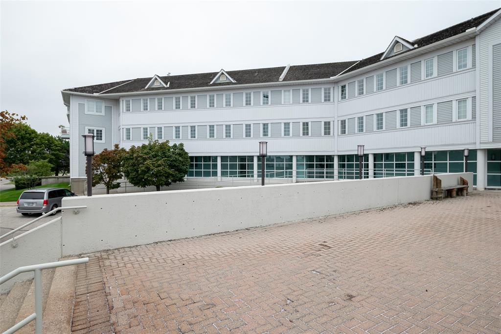 1520 VENETIAN Boulevard Unit# M-201, Point Edward, Ontario, Canada