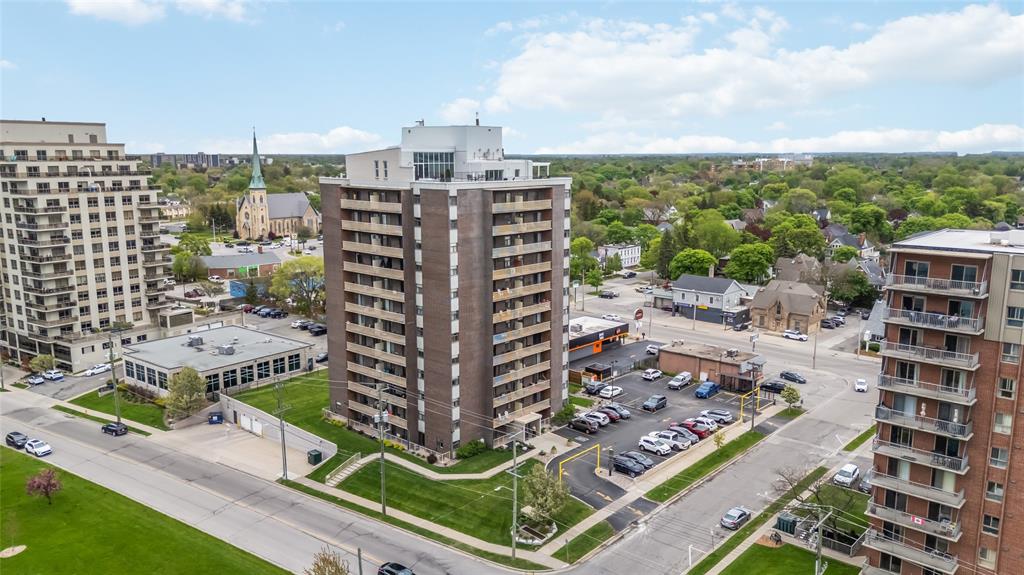 10 DERBY Lane Unit# 1202, Sarnia Ontario, Canada