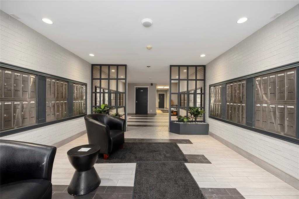 10 DERBY Lane Unit# 306, Sarnia, Ontario, Canada photo 2