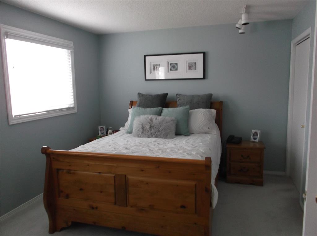 4357 SIXTH Street, Petrolia, Ontario, Canada