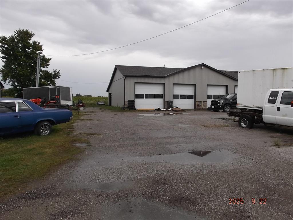 4212 OIL HERITAGE Road, Petrolia, Ontario, Canada photo 2