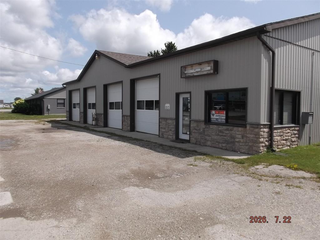 4212 OIL HERITAGE Road, Petrolia, Ontario, Canada photo 2