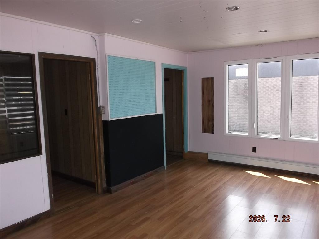 4208 OIL HERITAGE Road, Petrolia, Ontario, Canada photo 6
