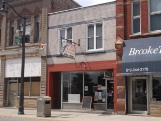 4170 PETROLIA Line, Petrolia Ontario, Canada