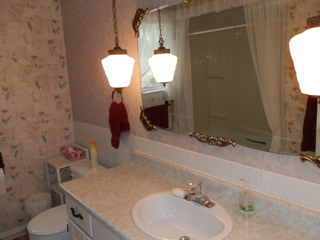 1415 EGMOND Drive, Sarnia, Ontario, Canada