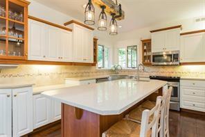 5028 LAKESHORE Road, Plympton-Wyoming Ontario, Canada
