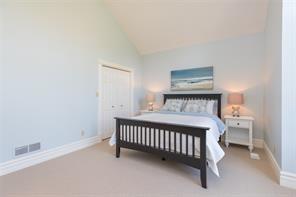 5028 LAKESHORE Road, Plympton-Wyoming Ontario, Canada