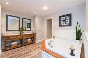 5028 LAKESHORE Road, Plympton-Wyoming Ontario, Canada
