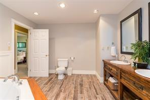 5028 LAKESHORE Road, Plympton-Wyoming Ontario, Canada