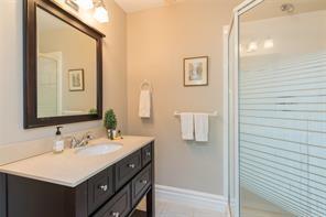 5028 LAKESHORE Road, Plympton-Wyoming Ontario, Canada