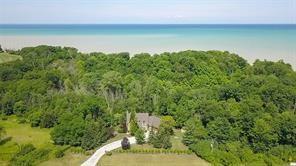 5028 LAKESHORE Road, Plympton-Wyoming Ontario, Canada