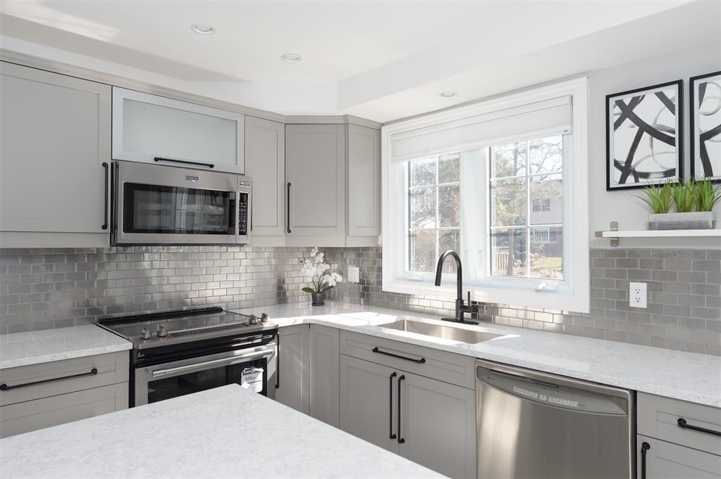 1315 HILLCREST NISBET Drive, Sarnia Ontario, Canada