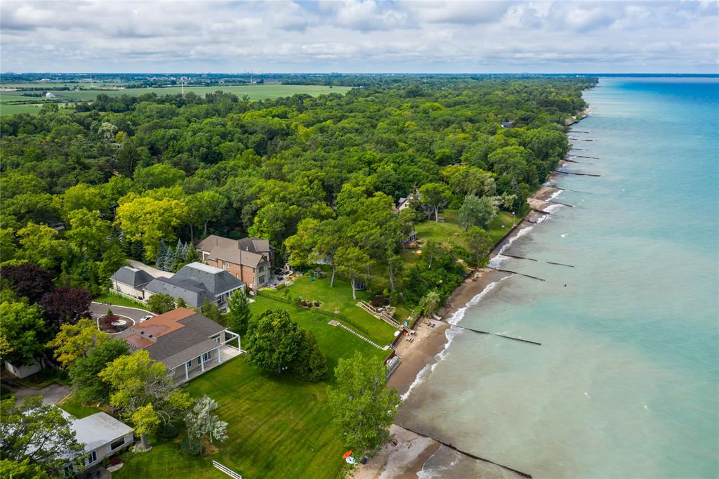 1926 LAKESHORE Road, Sarnia Ontario, Canada