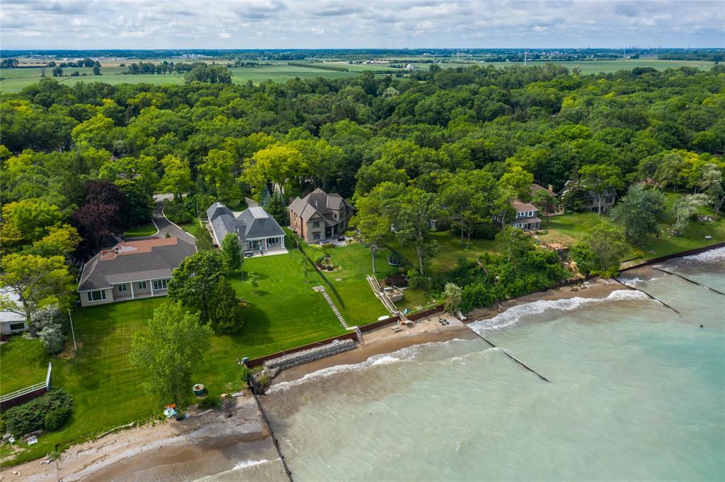 1926 LAKESHORE Road, Sarnia Ontario, Canada