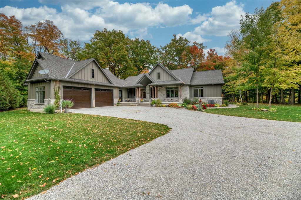 4921 EDITH Lane, Plympton-Wyoming Ontario, Canada