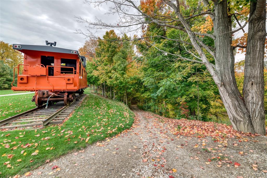 4921 EDITH Lane, Plympton-Wyoming Ontario, Canada
