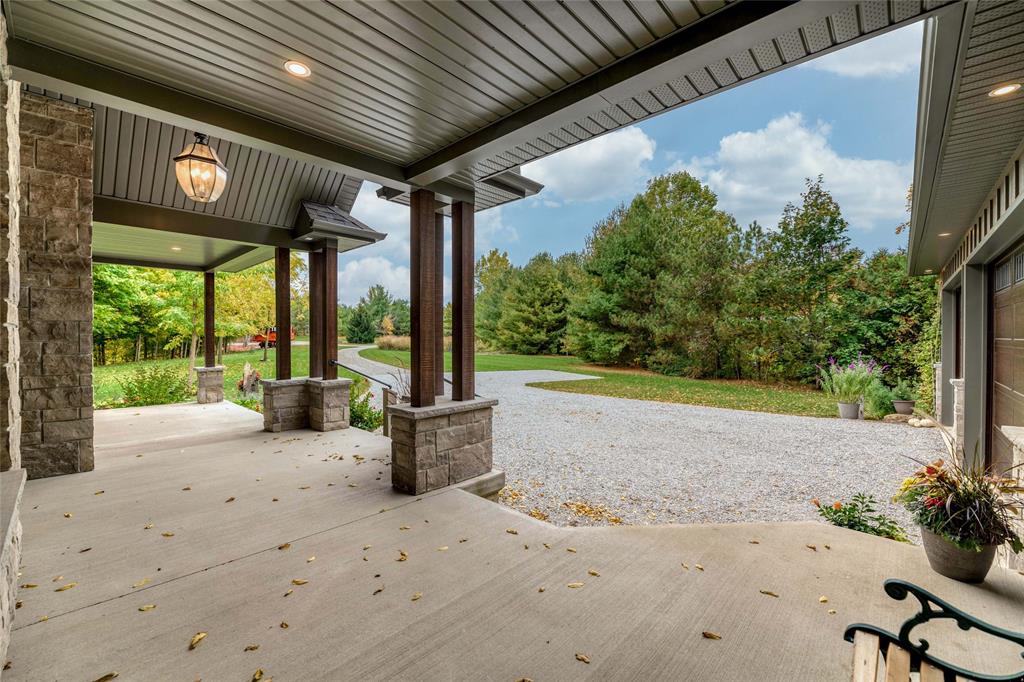 4921 EDITH Lane, Plympton-Wyoming Ontario, Canada