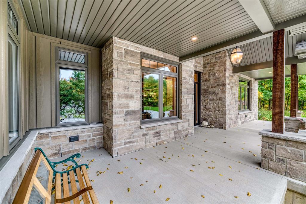 4921 EDITH Lane, Plympton-Wyoming Ontario, Canada