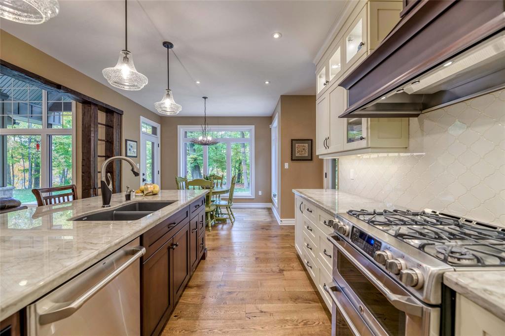 4921 EDITH Lane, Plympton-Wyoming Ontario, Canada