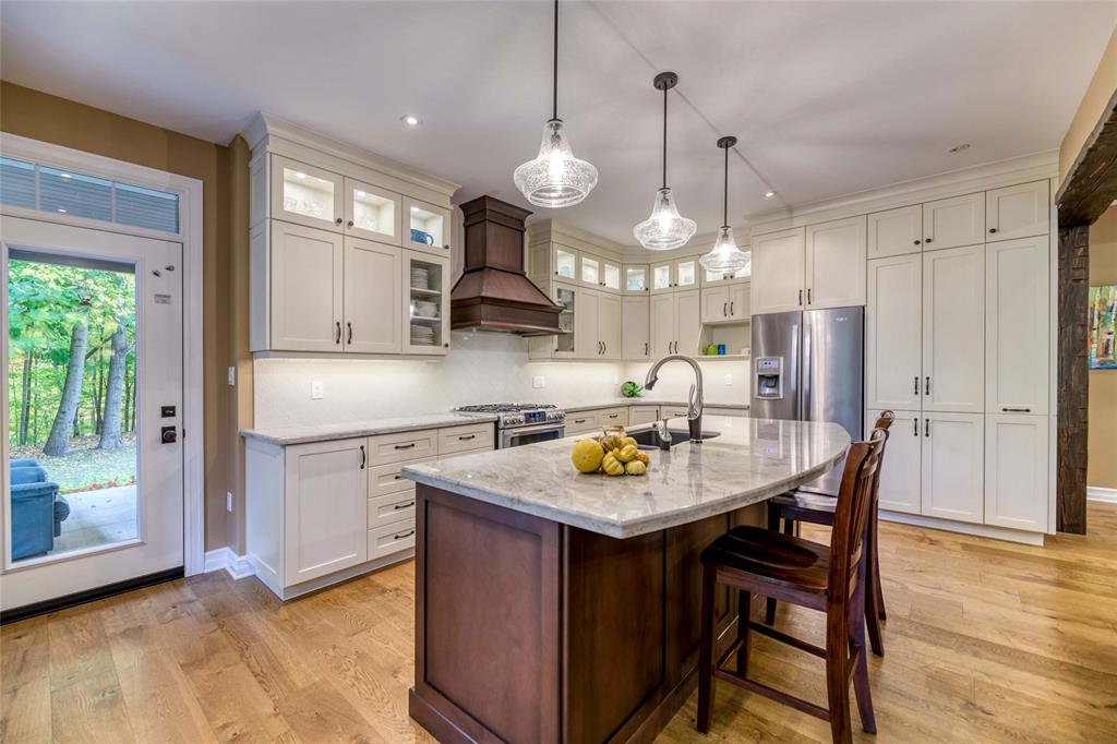 4921 EDITH Lane, Plympton-Wyoming Ontario, Canada