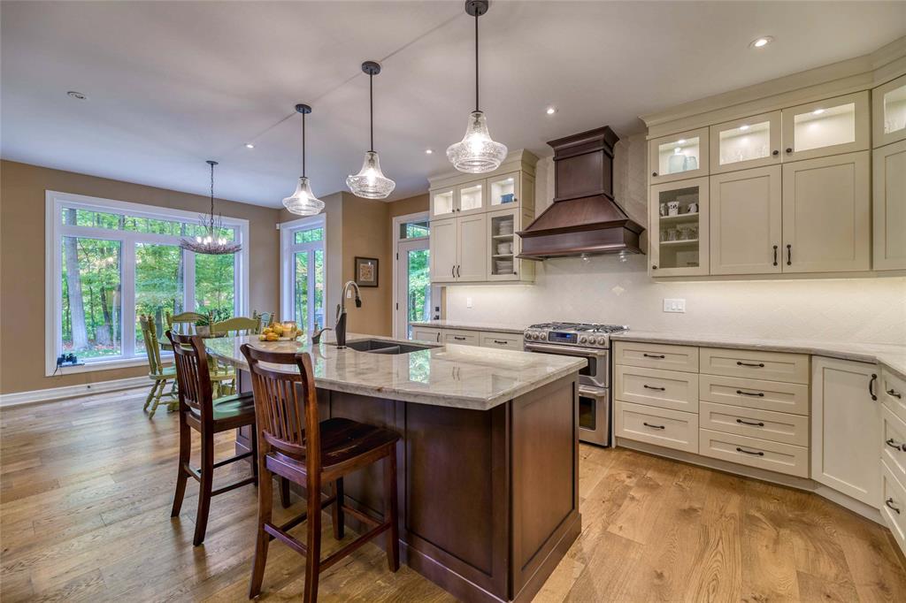 4921 EDITH Lane, Plympton-Wyoming Ontario, Canada