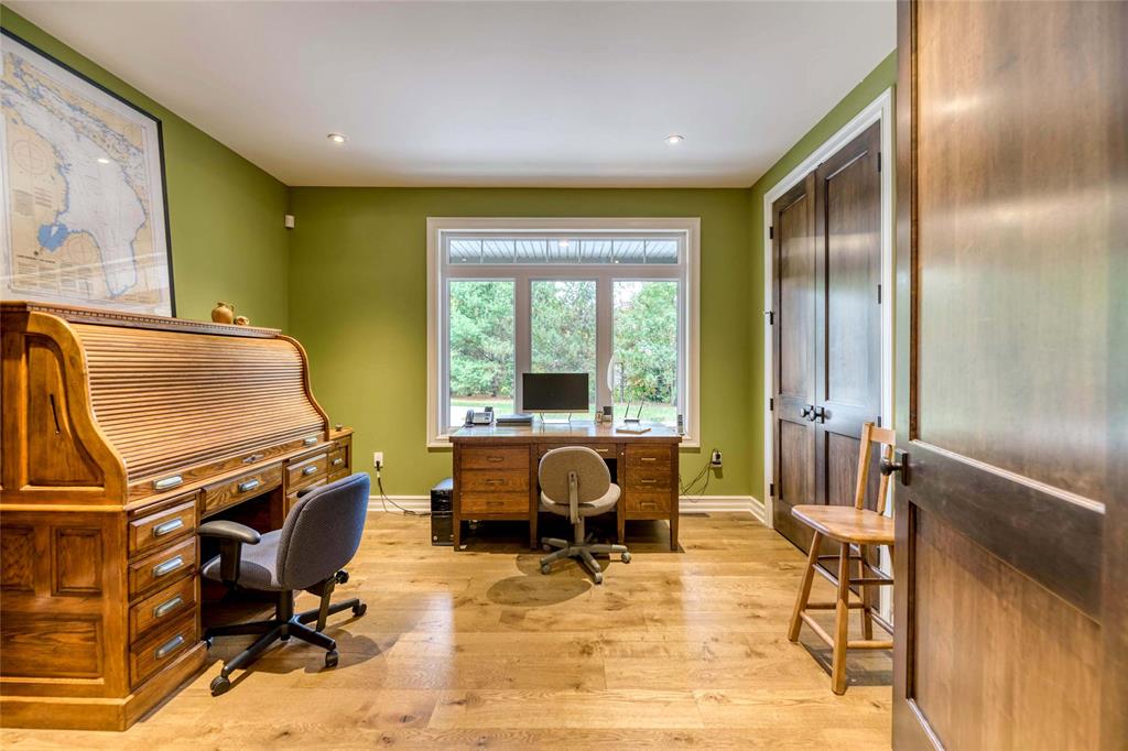4921 EDITH Lane, Plympton-Wyoming Ontario, Canada