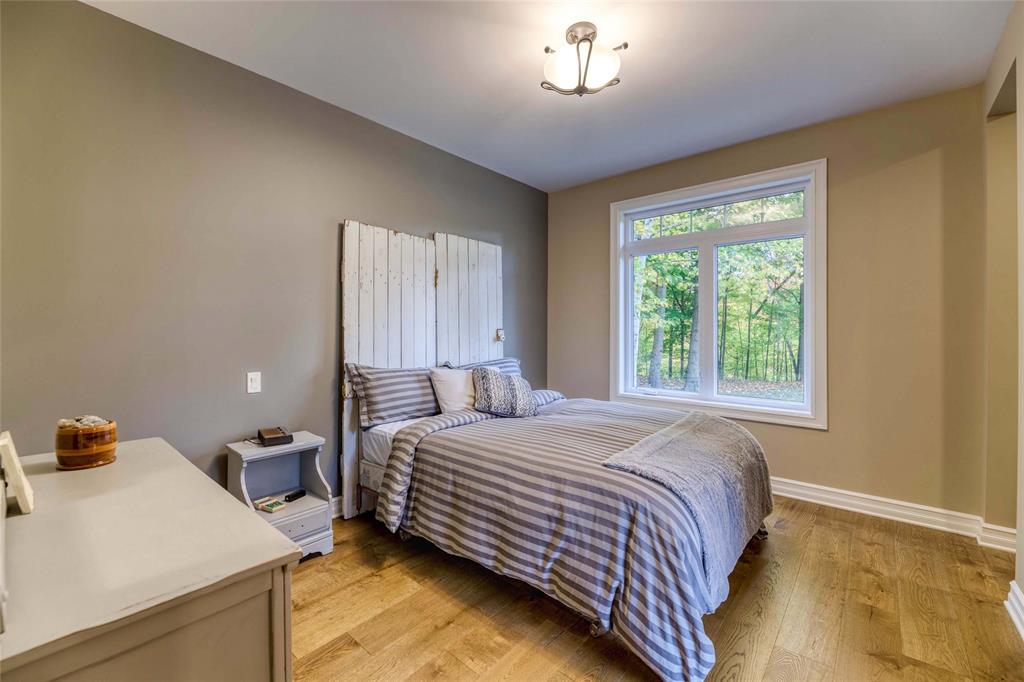 4921 EDITH Lane, Plympton-Wyoming Ontario, Canada