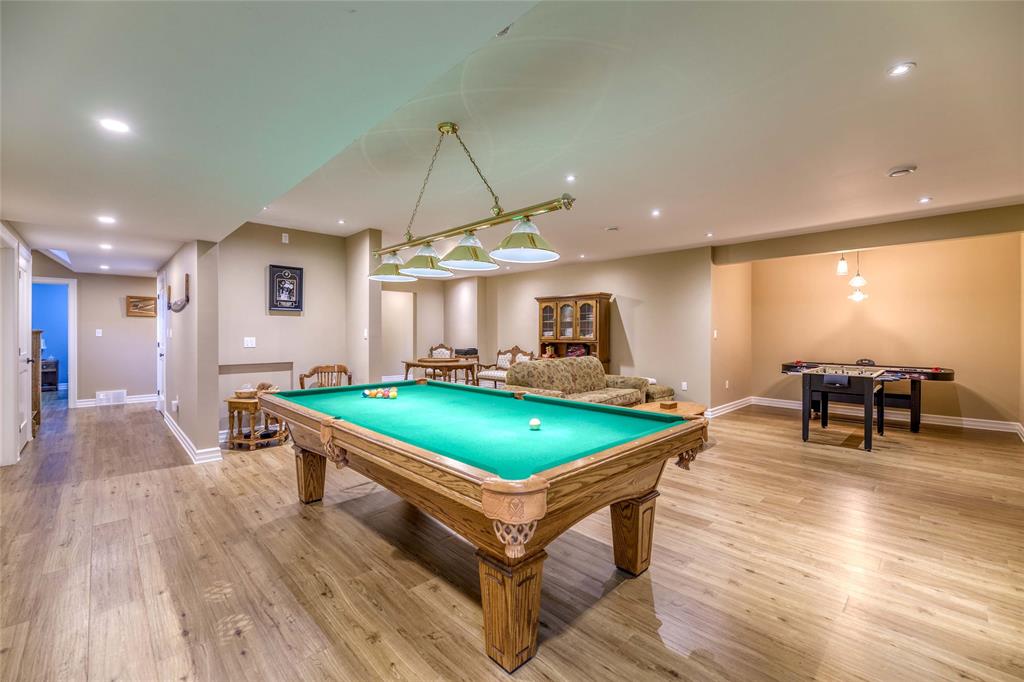4921 EDITH Lane, Plympton-Wyoming Ontario, Canada