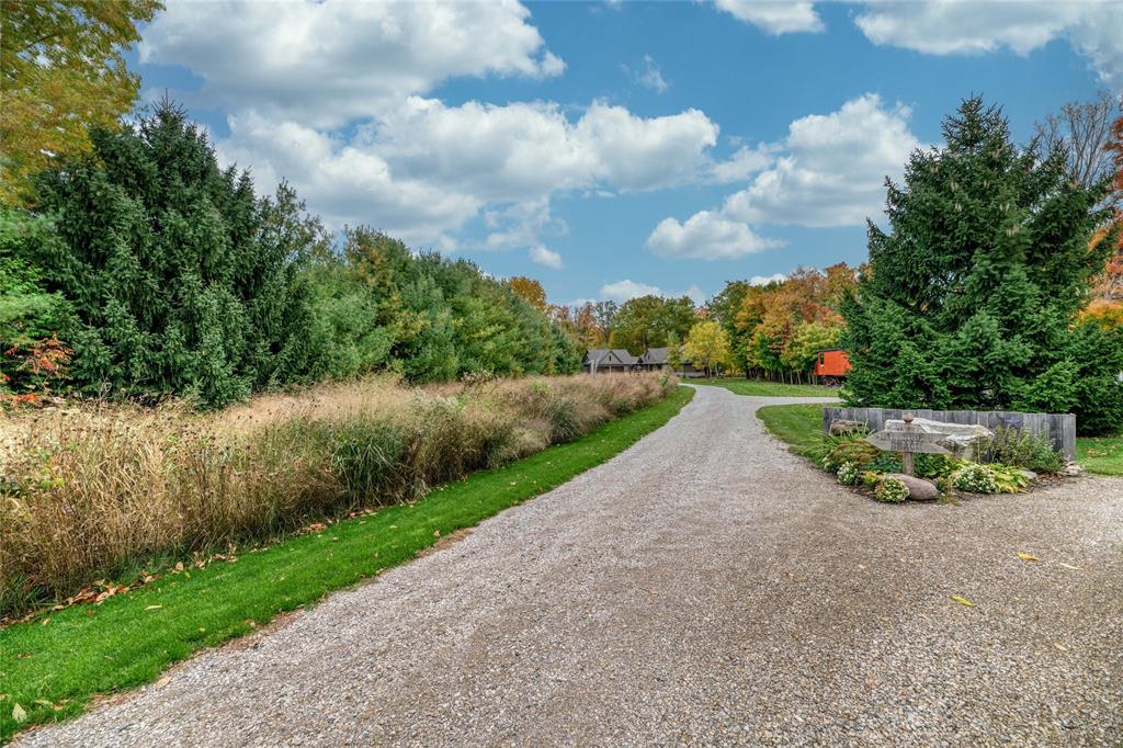 4921 EDITH Lane, Plympton-Wyoming Ontario, Canada
