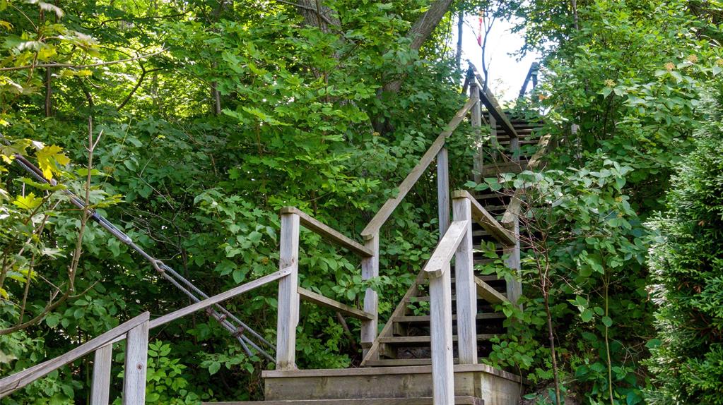 4921 EDITH Lane, Plympton-Wyoming Ontario, Canada