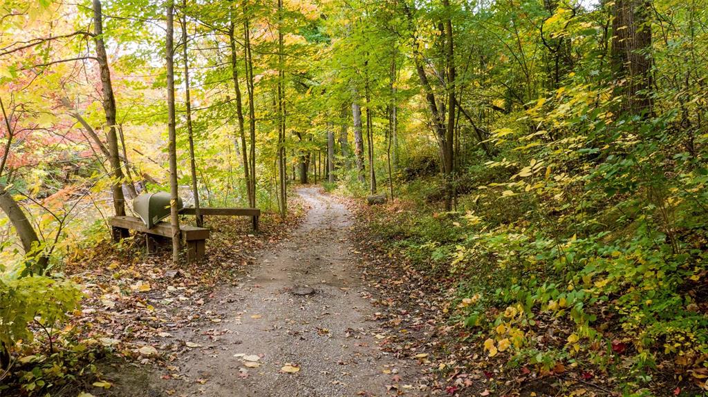 4921 EDITH Lane, Plympton-Wyoming Ontario, Canada