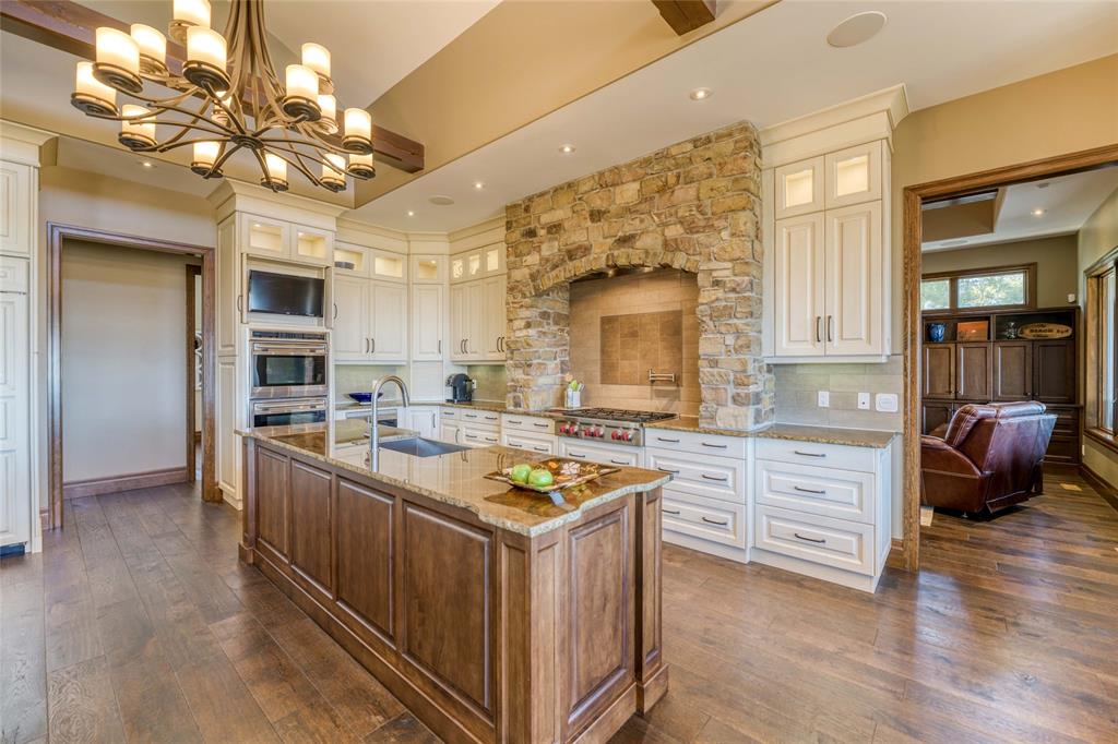 1526 LAKESHORE Road, Sarnia, Ontario, Canada