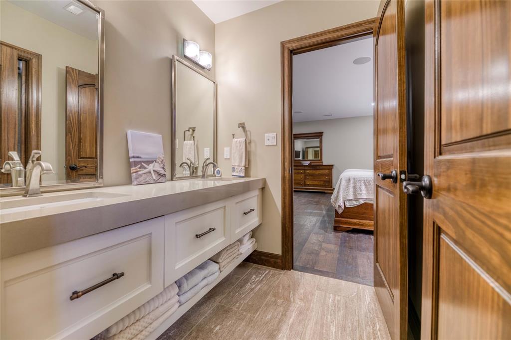 1526 LAKESHORE Road, Sarnia, Ontario, Canada