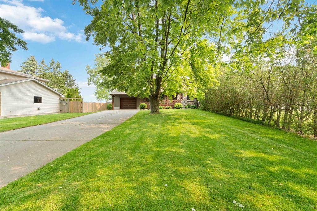 2337 PASSINGHAM Drive, Sarnia, Ontario, Canada