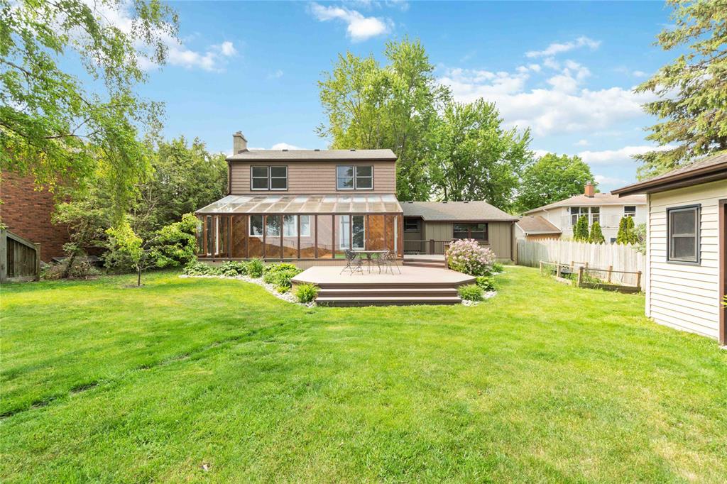 2337 PASSINGHAM Drive, Sarnia, Ontario, Canada