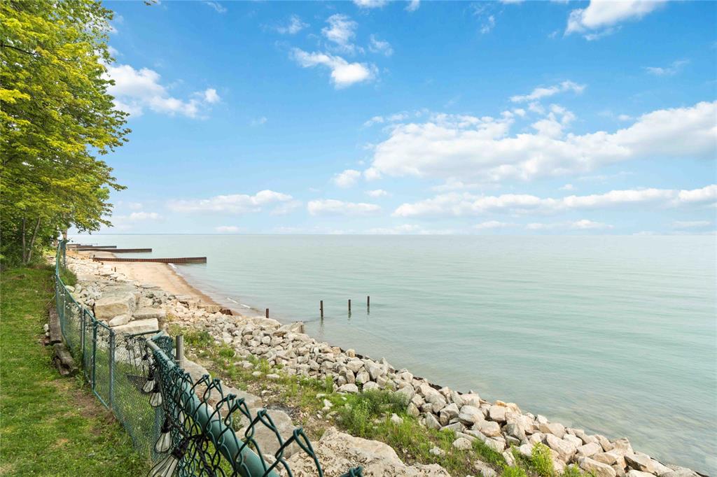 2337 PASSINGHAM Drive, Sarnia, Ontario, Canada