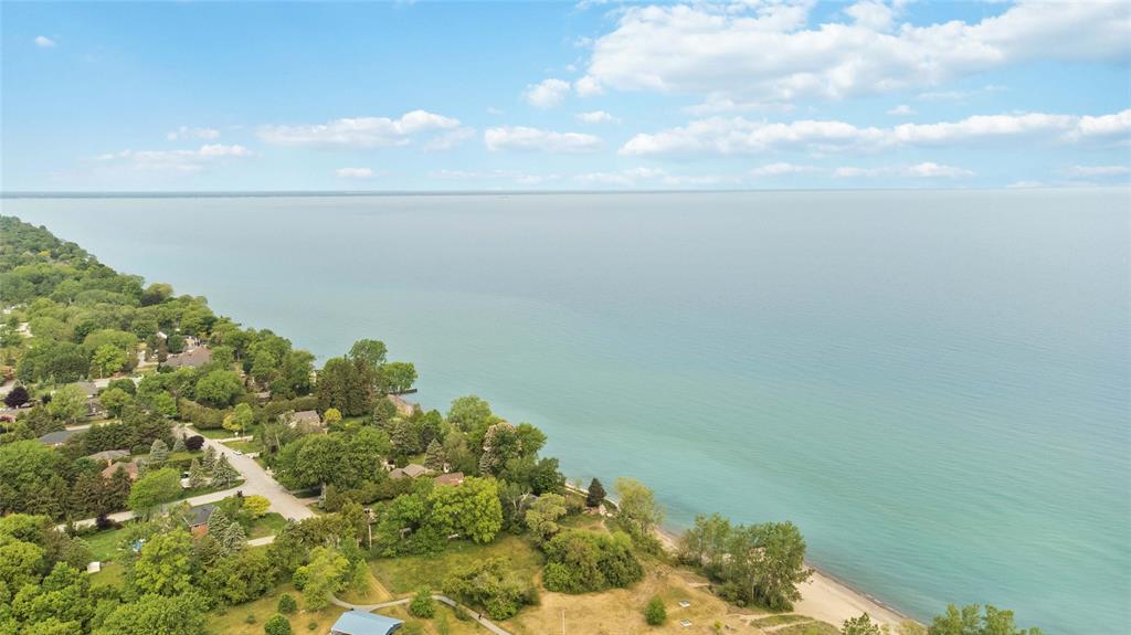 2337 PASSINGHAM Drive, Sarnia, Ontario, Canada