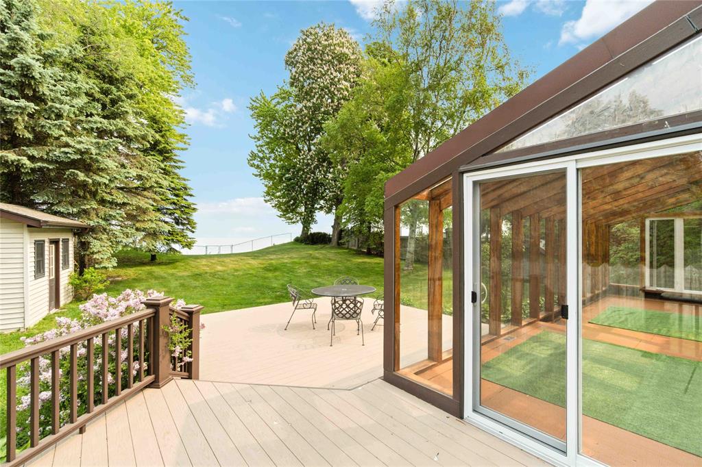 2337 PASSINGHAM Drive, Sarnia, Ontario, Canada