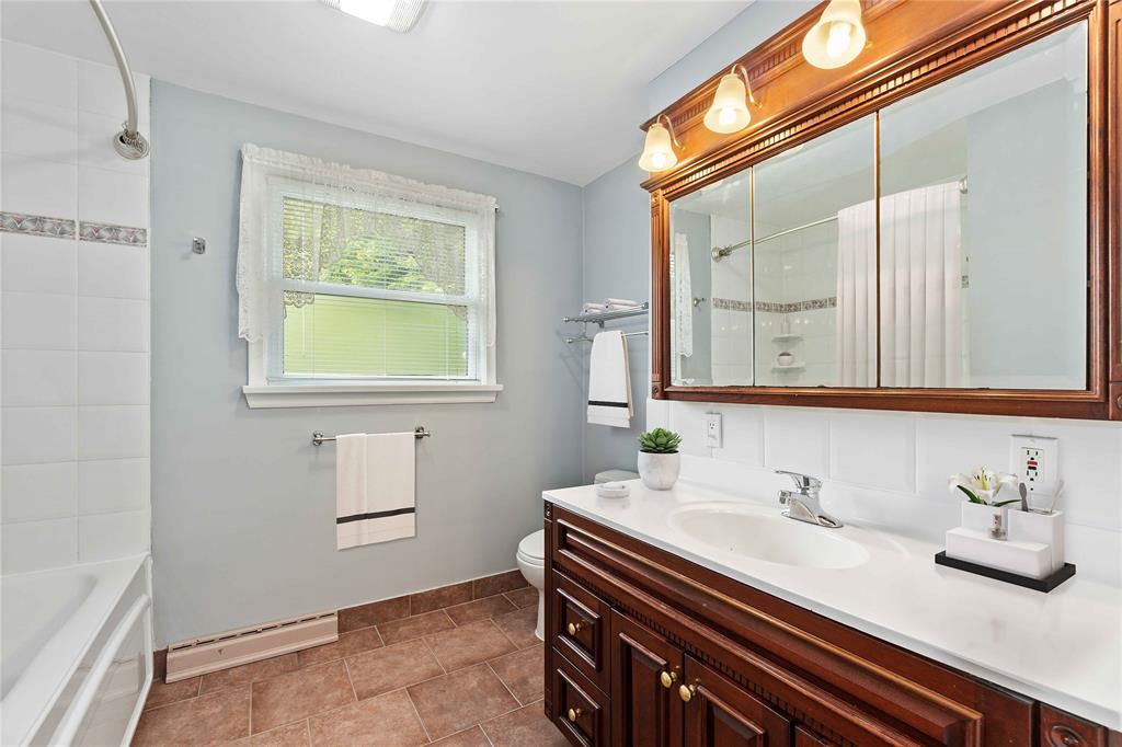 2337 PASSINGHAM Drive, Sarnia, Ontario, Canada