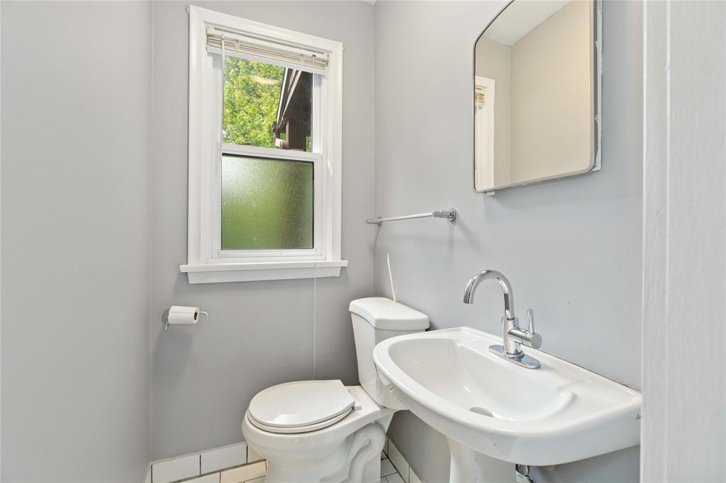 2337 PASSINGHAM Drive, Sarnia, Ontario, Canada