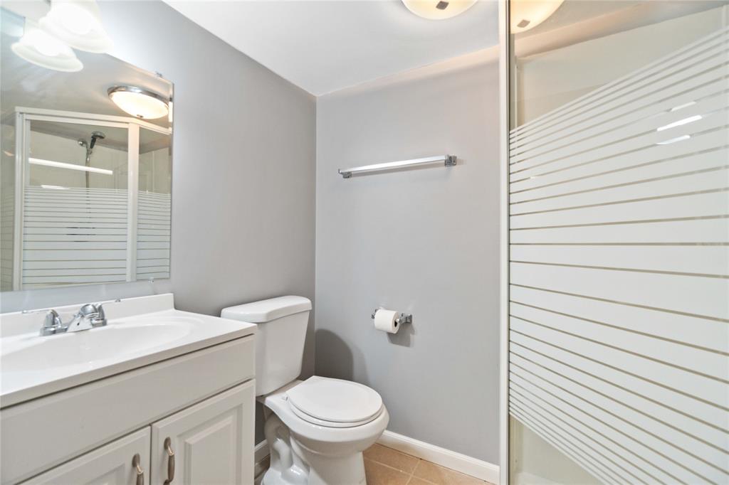 2337 PASSINGHAM Drive, Sarnia, Ontario, Canada