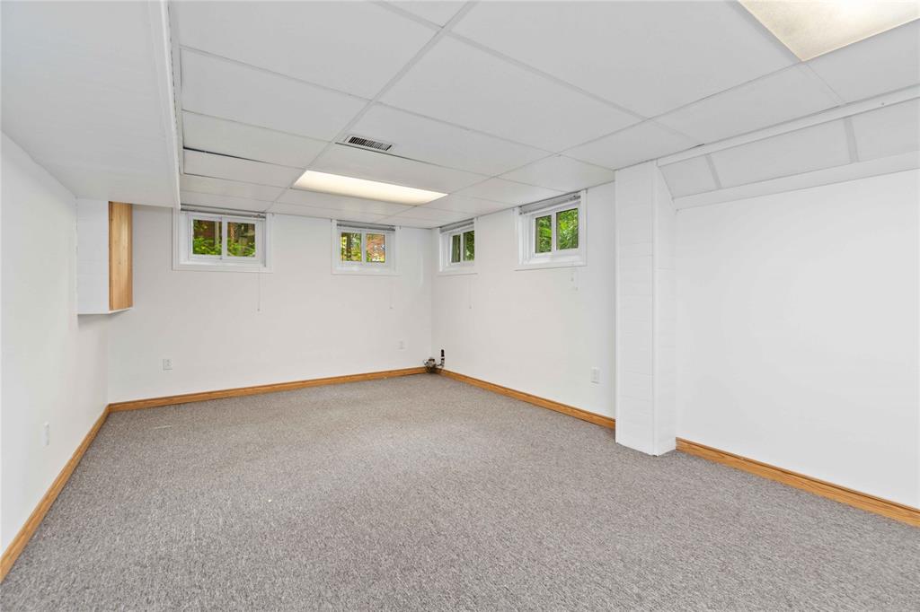2337 PASSINGHAM Drive, Sarnia, Ontario, Canada